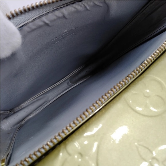 Louis Vuitton Gold Crossbody Bag - Picture 9 of 10